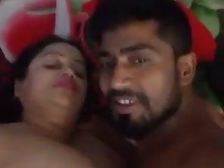 Индийский Bhabhi with big boobs