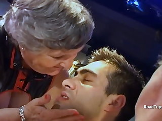 Amatör Nervous guy’s first granny experience